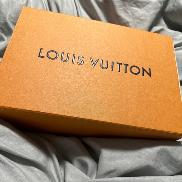 Authentic Louis Vuitton Silhouette Sandal - Picture 2 of 3